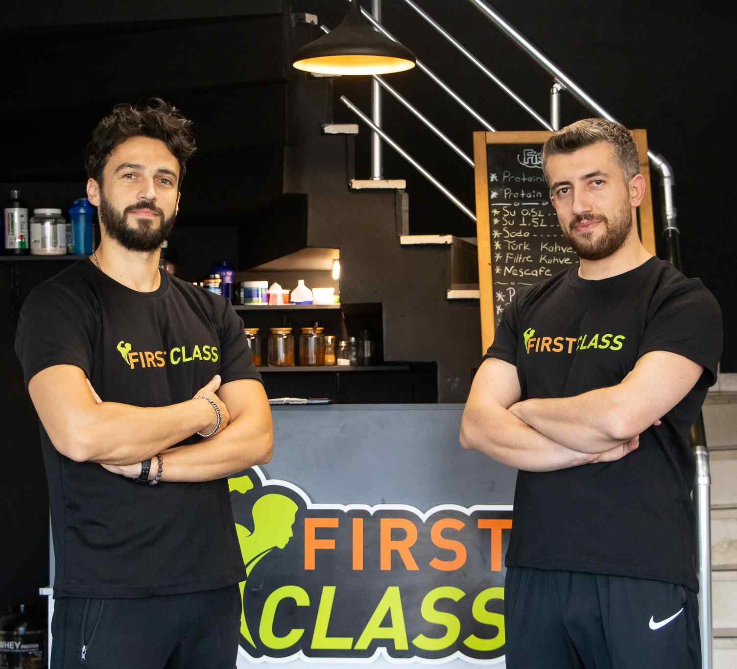 çanakkale'nin spor salonunda kişiye özel fitness dersleri yanı sıra normal salon üyeliği de yapılabilmektedir