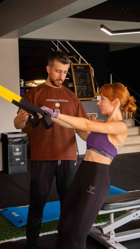 Çanakkale'de fitness özel dersleri, hedeflerinize özel fitness dersleriyle sağlıklı yaşama adım atın. Kişisel antrenman programınızı birlikte oluşturalım.